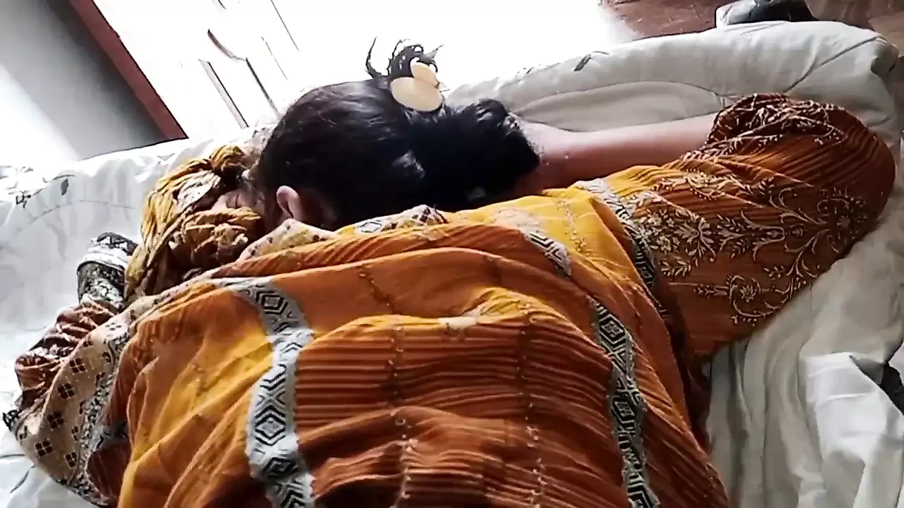 Nuova desi calda bella bhabhi sta tradendo suo marito, indiana bhabhi fa sesso duro xxx con devar - chiaro audio hindi