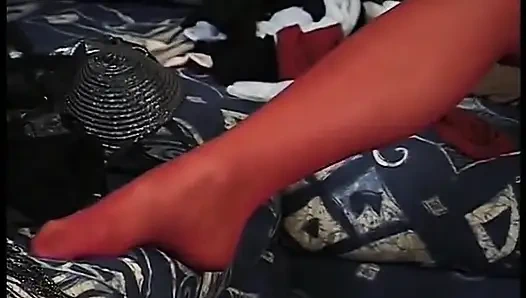 Si cantik rambut cokelat berkelas menggoda dan masturbasi