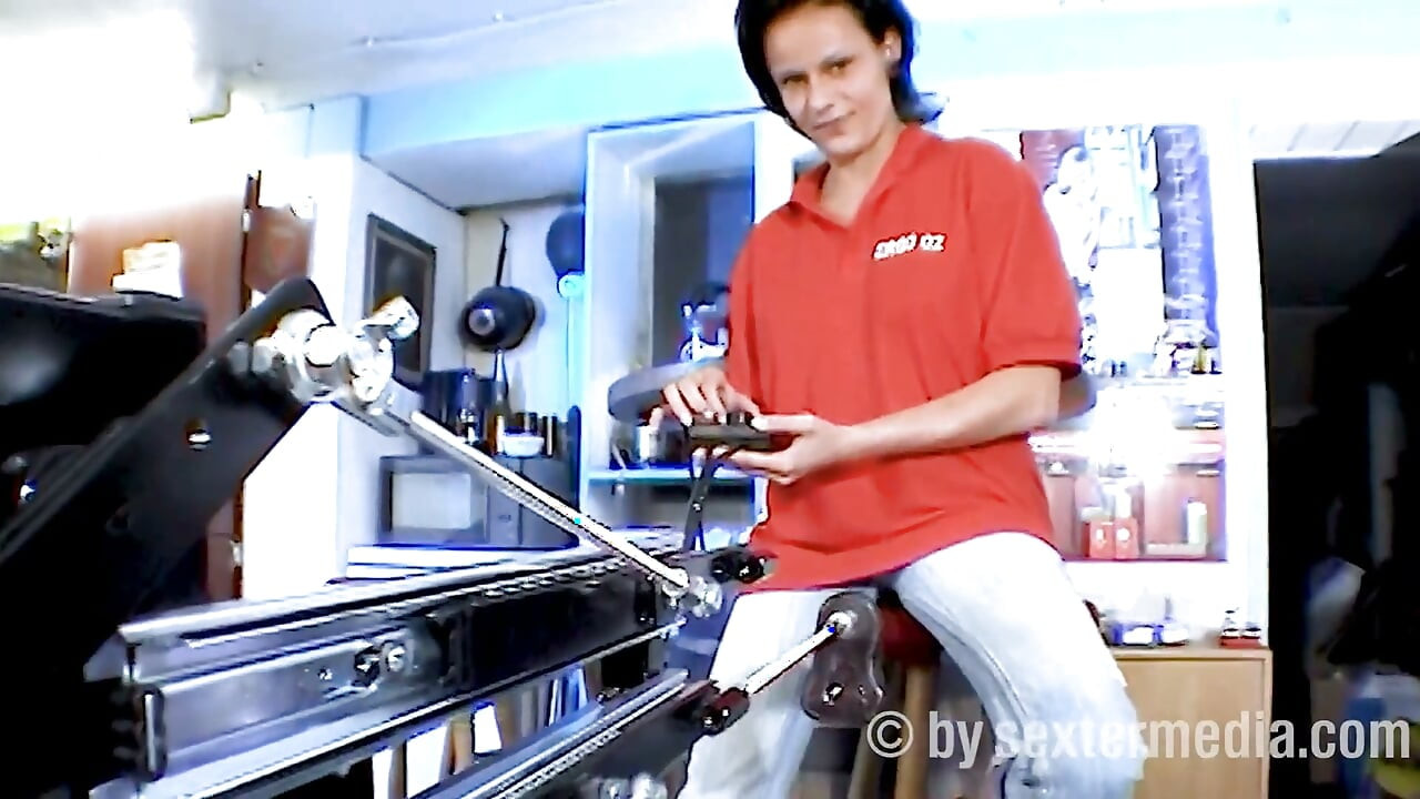 Orgazm Garantili Makine Denedi