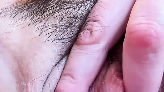 Sophie James Sweaty и выходит из-под контроля