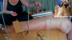Cfnm femdom powolna ręczna robota. zrujnowany orgazm z kruszarką do piłek