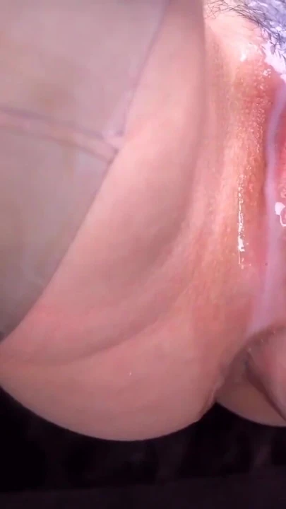 Squirt Pumping Pussy