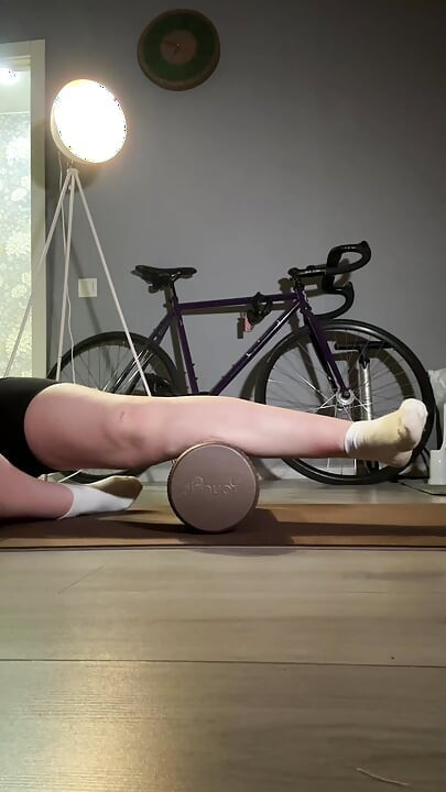 trouble-free bitch is training in the gym to pick up a new guy to fuck for the night, everyone fucked her here