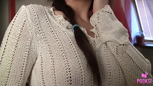 Amira schob ihren glasdildo so tief wie möglich rein!