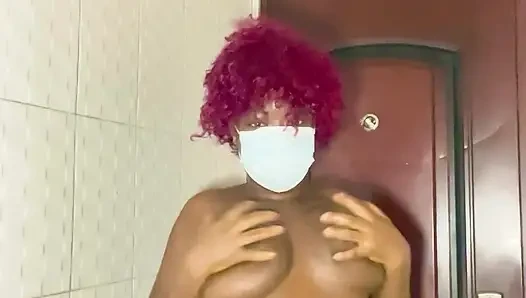 Banyo yaparken işemek çok eğlenceliydi