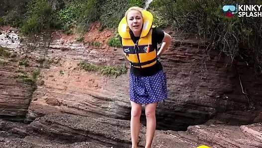 Memilih life jacket paling seksi yang bisa bikin beceknya becek banget