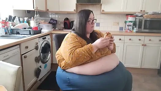Ssbbw vs godzilla burger makan