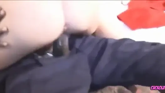 Tante seksi selingkuh sama pria lain atas ijin suami. Aku dan teman-temanku suka banget dientot habis-habisan sama besar