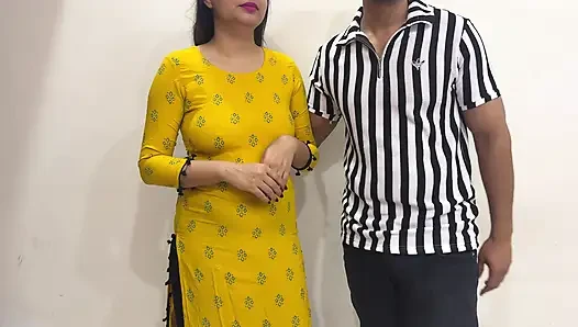 Cylinder De Do Bhaiya Pls- Indian Neighbour's Hot Wife Fucked Exchange of Cylinder, Got Cum on Hairy Pussy