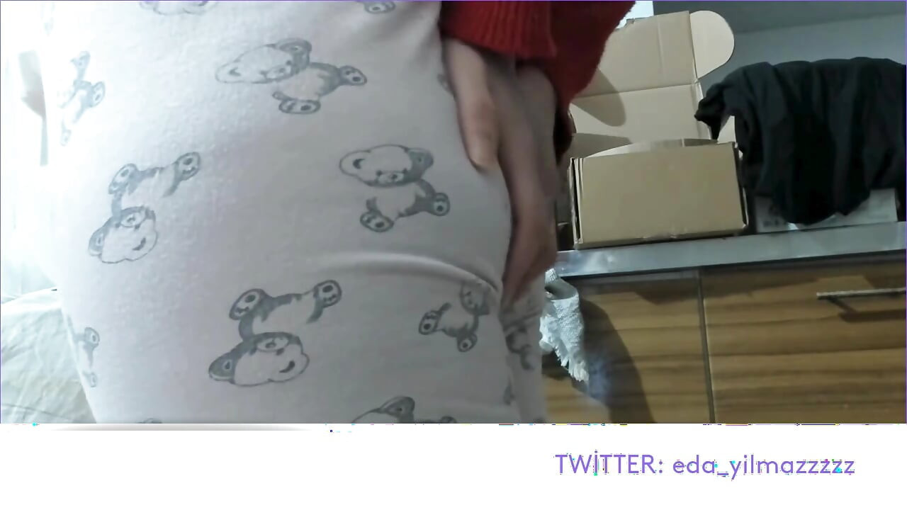 MASTURBATION IN PAJAMAS- CARESSED MY PUSSY- TURKISH PORN- BIG ASS- TURKISH MILF- CAMEL TOE- DOGGY IN PAJAMAS