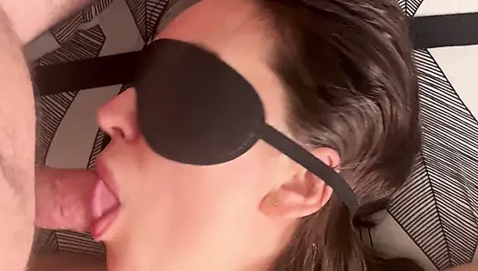 Blowjob gefesselt - unterwürfig . 4K VOLLSTÄNDIGES VIDEO