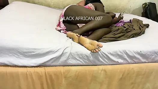 Im bett ohne unterwäsche entspannen