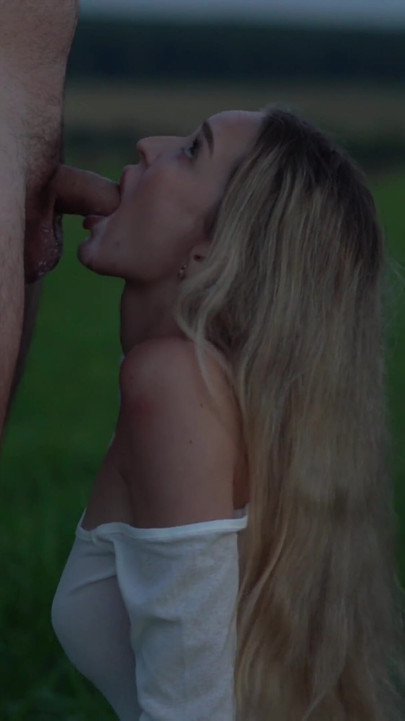 BubbleGum mergea în pădurea altcuiva și a fost futută tare în gât. | Clip 1