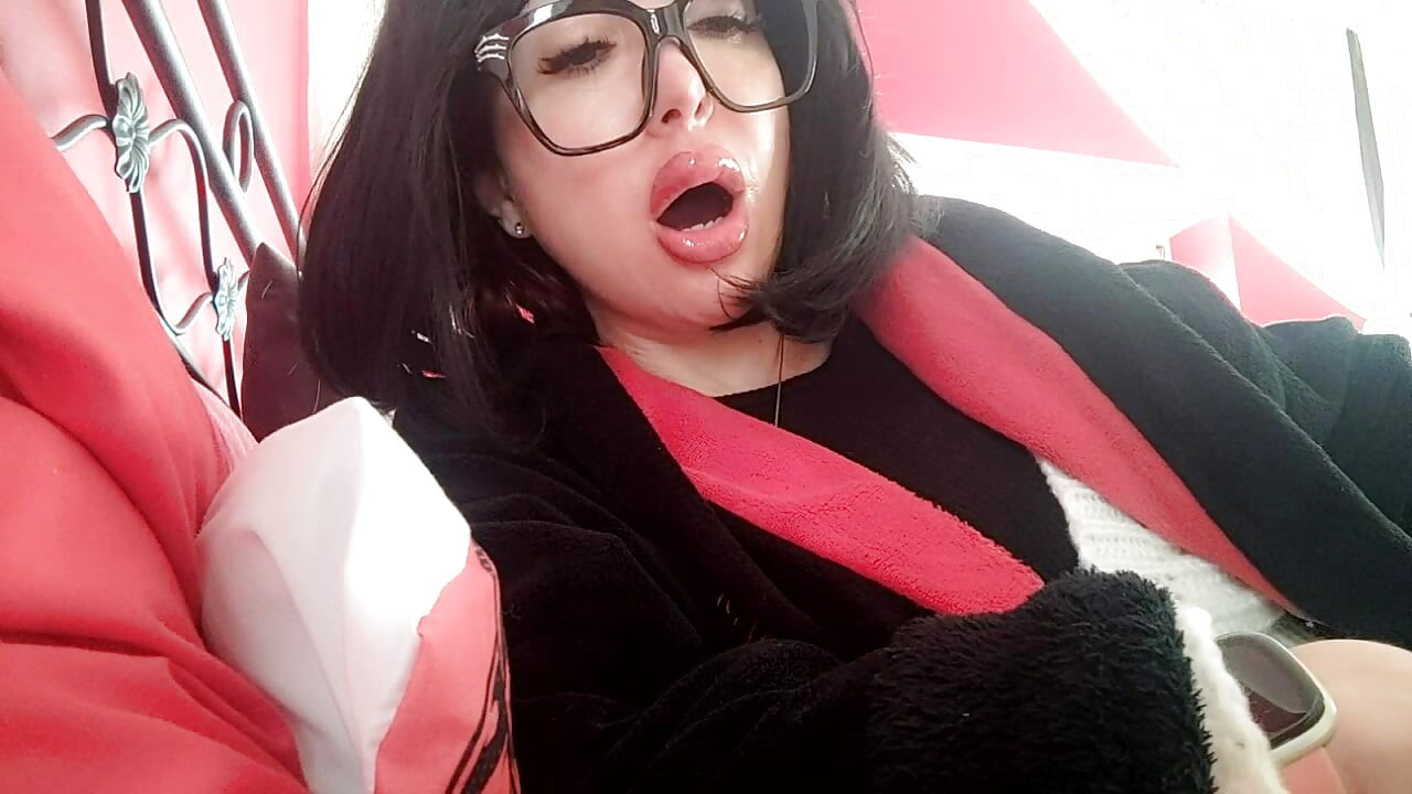 what great roars from that beautiful mouth!
