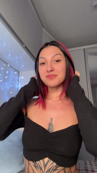 当你和我说话时，这个拉丁女郎就是这样