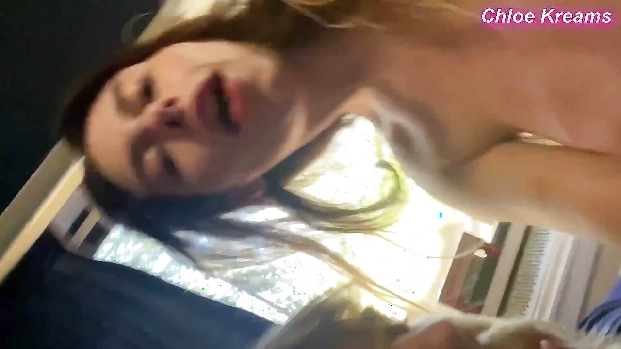 tren men meri baalon vaali choot men lagabhag bare land ke saath pakra ja raha hai! Chloe Kreams, Steve Rickz