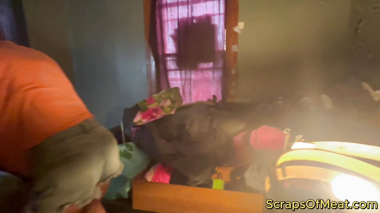 Squatter Living the High Life Gives a Tour of Her Dilapidated Trap House Apartment!
