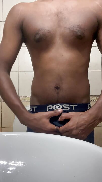 Solo fun in bathroom asian boy