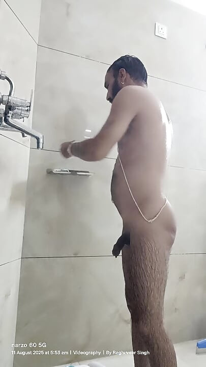 Bărbat indian sexy 🔥