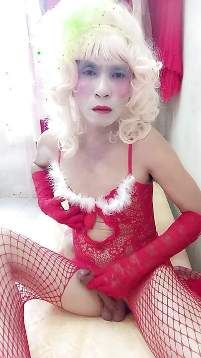 Oanh Le shemale wearing sexy porn selfie