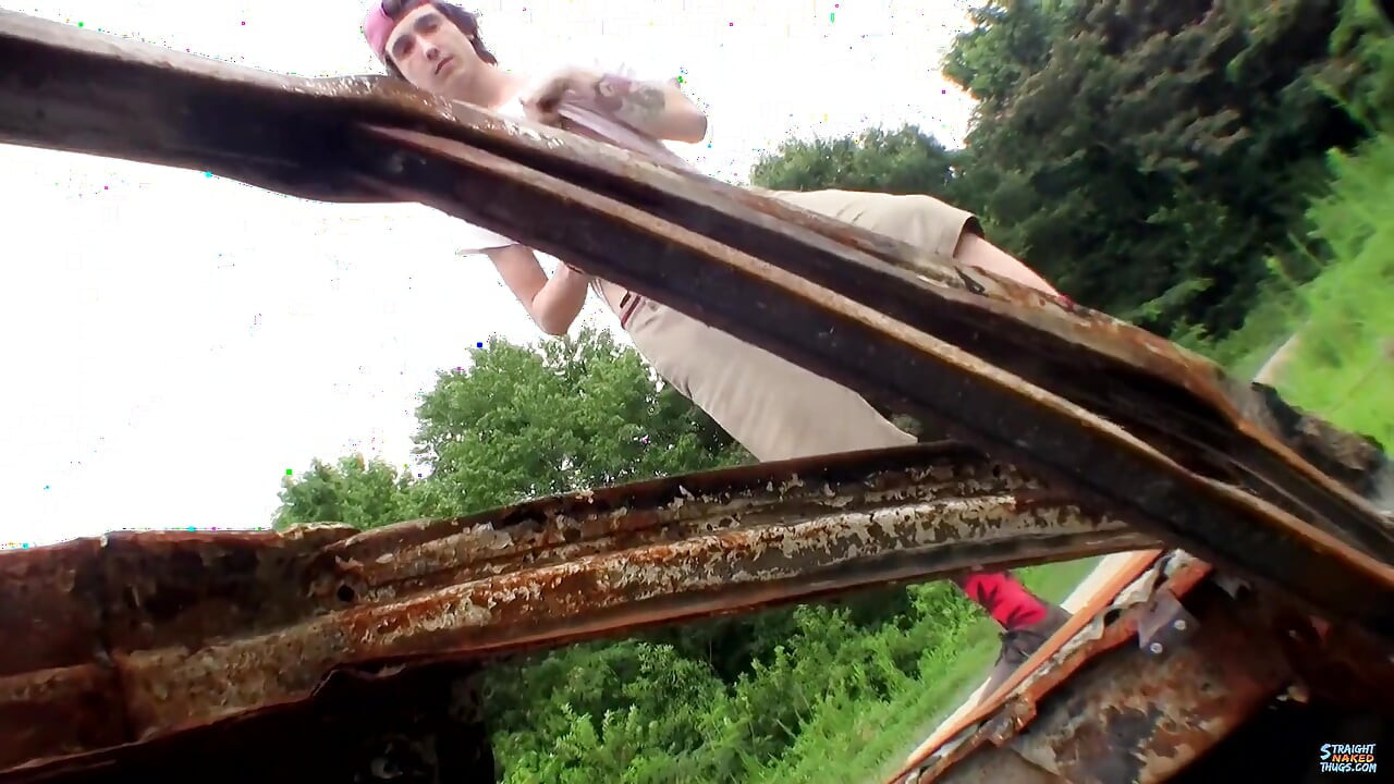 悪い男のショーンがチンコを動かす