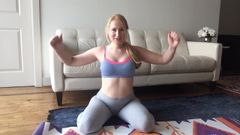Yoga-Spaß mit Glitter-Göttin