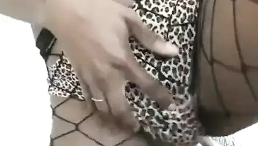 Показываю мою черную чернокожую киску