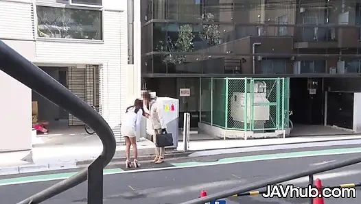 Azgın Asyalı narumi honda'nın sokakta pikap web kamerası sikişi