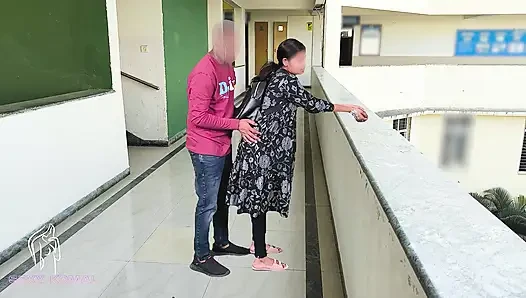 Komal begann ihren freund auf dem college, sie fing an, bindas zurückzuweisen