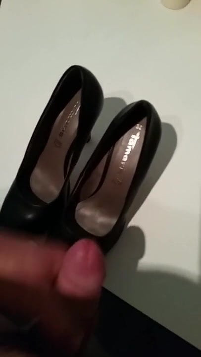 Die Geilen Schuhe von jojo12451s Freundin geil besmt