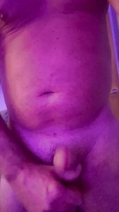 Pre holiday  couch hump and wank Glasgow Scotland