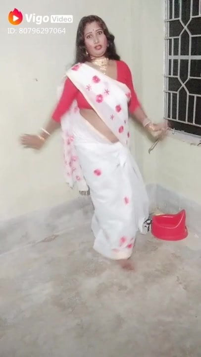 White Saree auntie