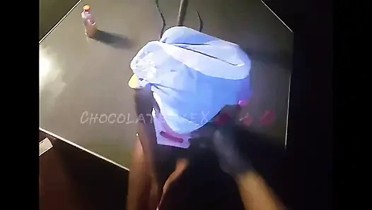 Omg, sie haben mich erwischt, als ich tipps aus dem privaten zimmer nahm !! Ich bin ärgere, typen helfen mir, davon zu kommen