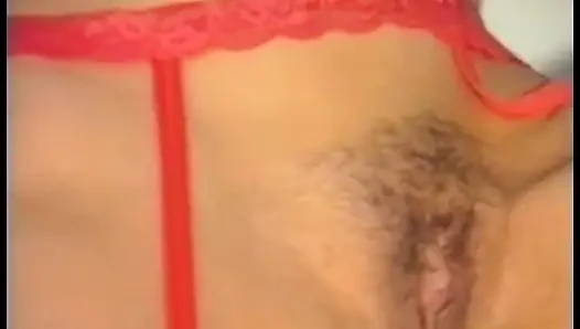 Azgın hatun ıslak amını sulu amını yalatmadan hoşlanıyor