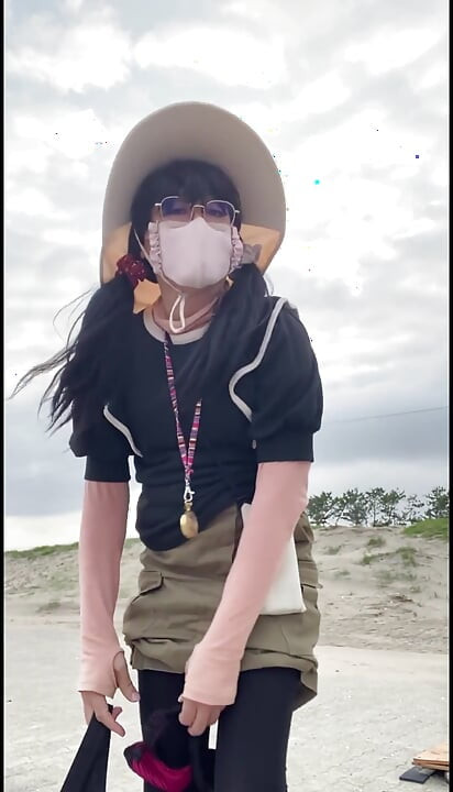 No. 270 해변에서 자신을 노출