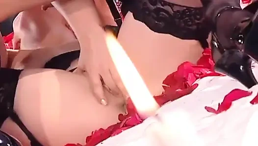 Винтажные крошки-блондинки наслаждаются лесбо-экшном в спальне