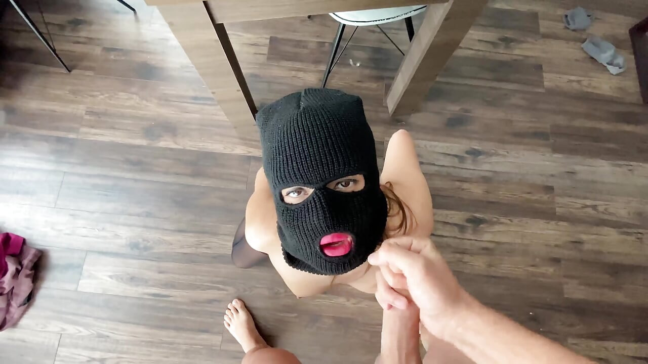 Mein stiefbruder hat mich beim masturbieren der fickmaschine gefilmt
