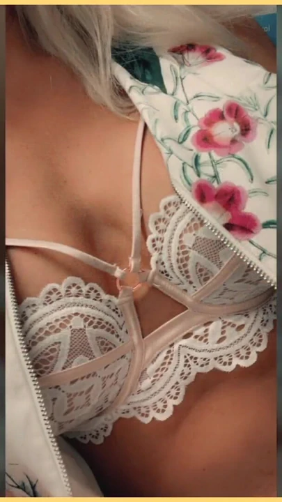 Jaw-dropping moment from "Wifey looks perfect in this naughty nude photos"