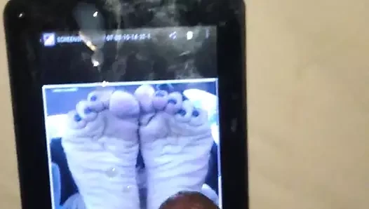 Snowyarches ayakları boşalıyor 3 (sıçrama çekimi)