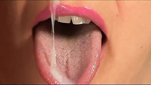 Threesomes for Fantastic MILF with Hairy Pussy Fucked and Cumshot in Mouth by Two Cocks