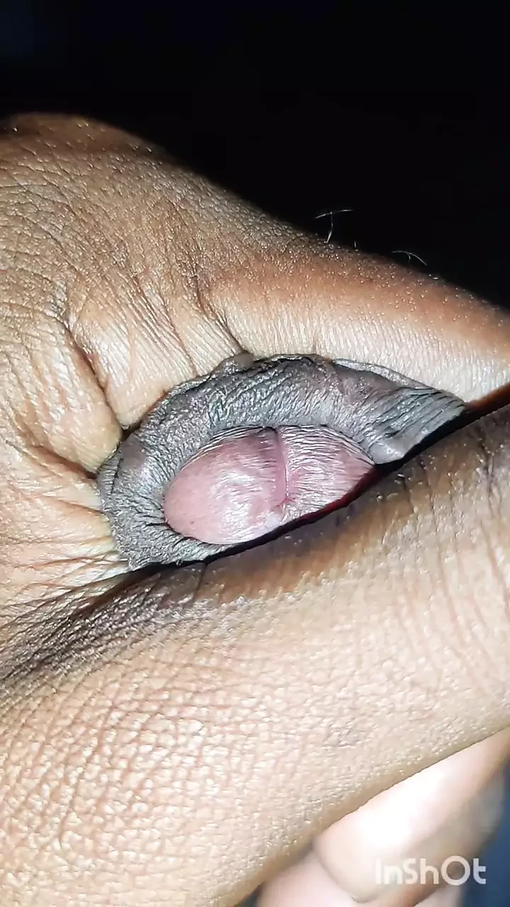 देसी आदमी हिलाते हुए