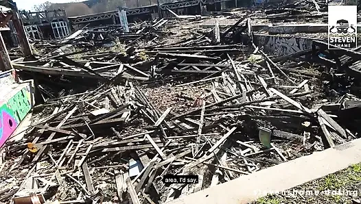 Melina May açık havada iyi bir sikişmeyi seviyor!