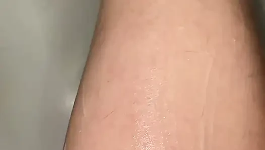 Cewek dengan lebat lagi cukur lebat - close up