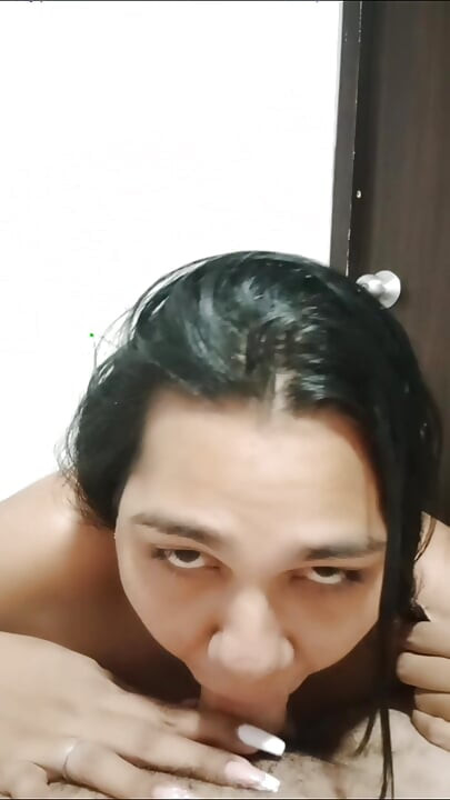 Datang tengok saya menghisap zakar yang sangat lazat