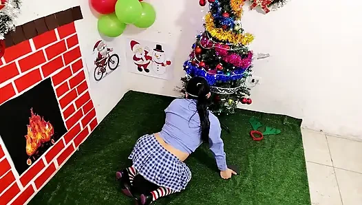 Неудающаяся студентка обменивает ее тугую задницу для A: интенсивный анальный секс с извращенной профессором