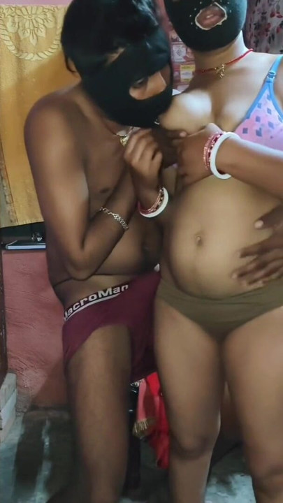 Desi big hot homemade amateur Indian wife first time chudai | Clip 1