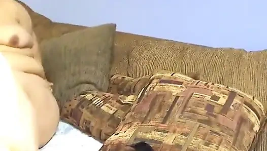 Geile fatso bekommt muschi von strap-on gefingert und gefickt