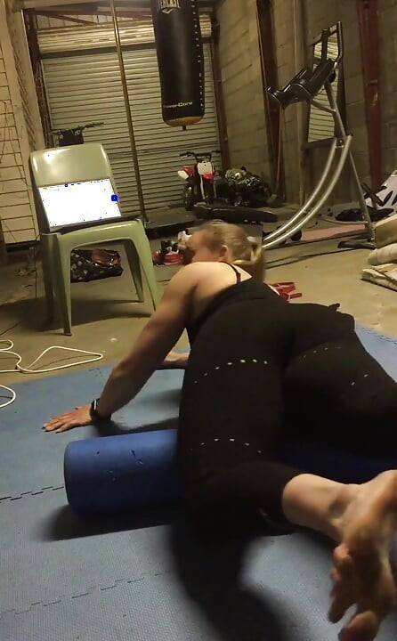 Kéo dài trong màu đen