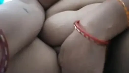 Alone Desi bhabhi mausterbate in bathroom...