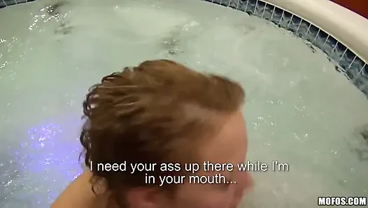 Pickups - brünette electra angel mit kleinem arsch nimmt anal fingern und auf den arsch in der Wanne mit steve Q